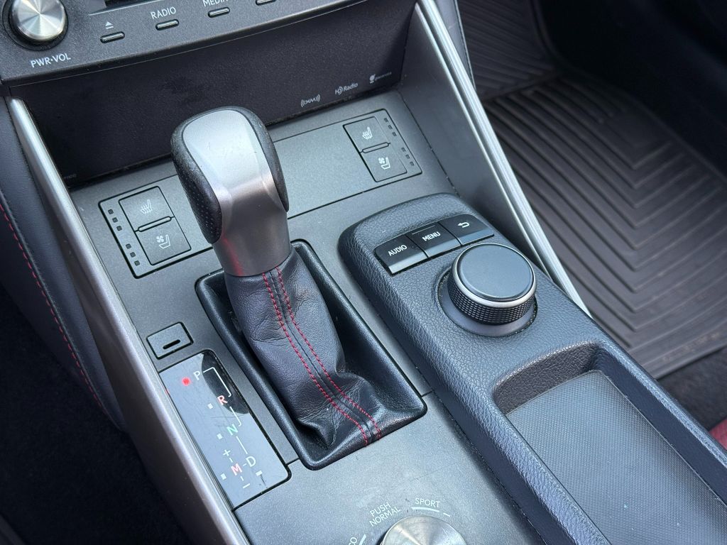 2016 Lexus IS 200t - Photo 29