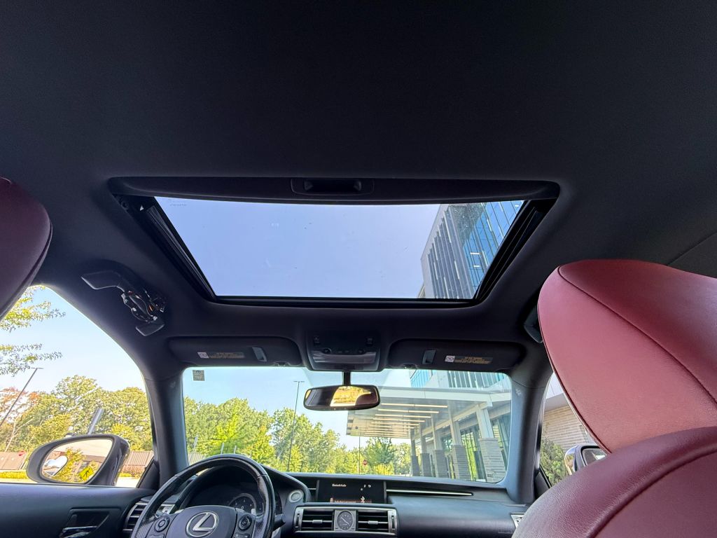 2016 Lexus IS 200t - Photo 13
