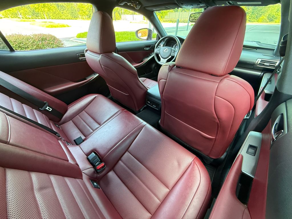 2016 Lexus IS 200t - Photo 20