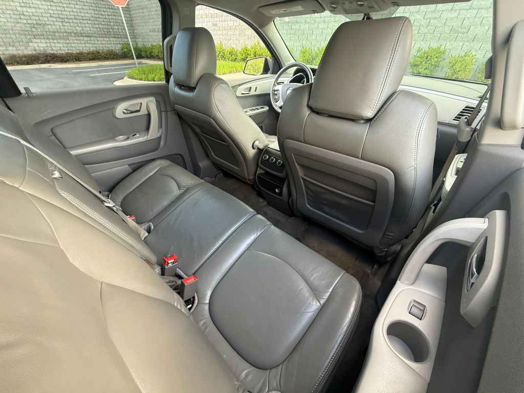 2011 Chevrolet Traverse LS - Photo 20
