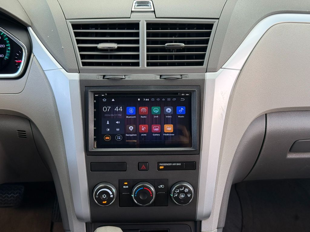 2011 Chevrolet Traverse LS - Photo 26