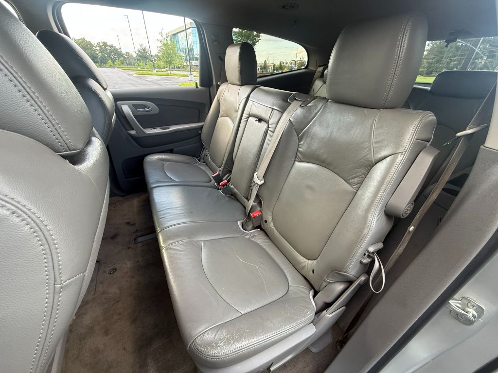 2011 Chevrolet Traverse LS - Photo 22
