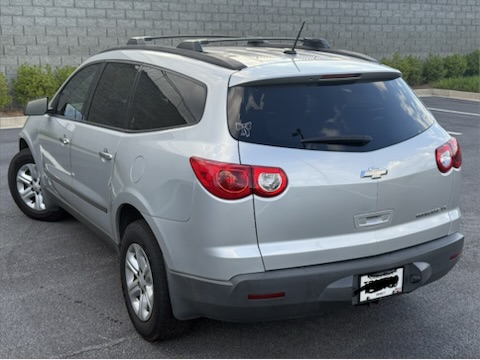 2011 Chevrolet Traverse LS - Photo 8