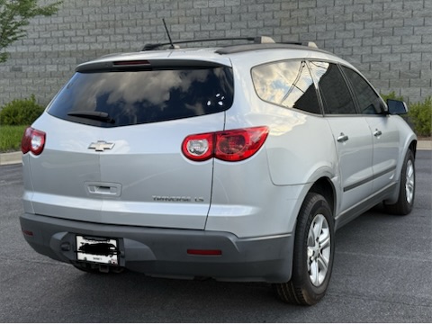 2011 Chevrolet Traverse LS - Photo 11