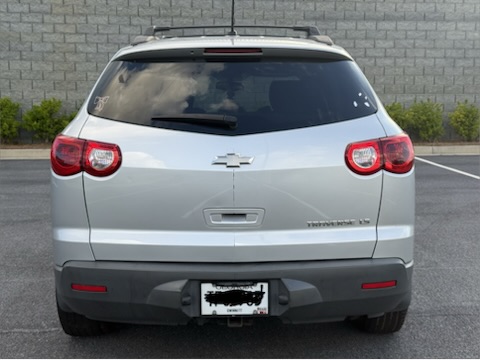 2011 Chevrolet Traverse LS - Photo 10