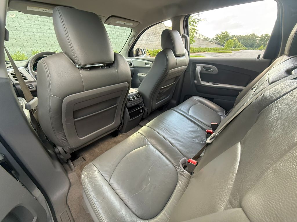 2011 Chevrolet Traverse LS - Photo 19