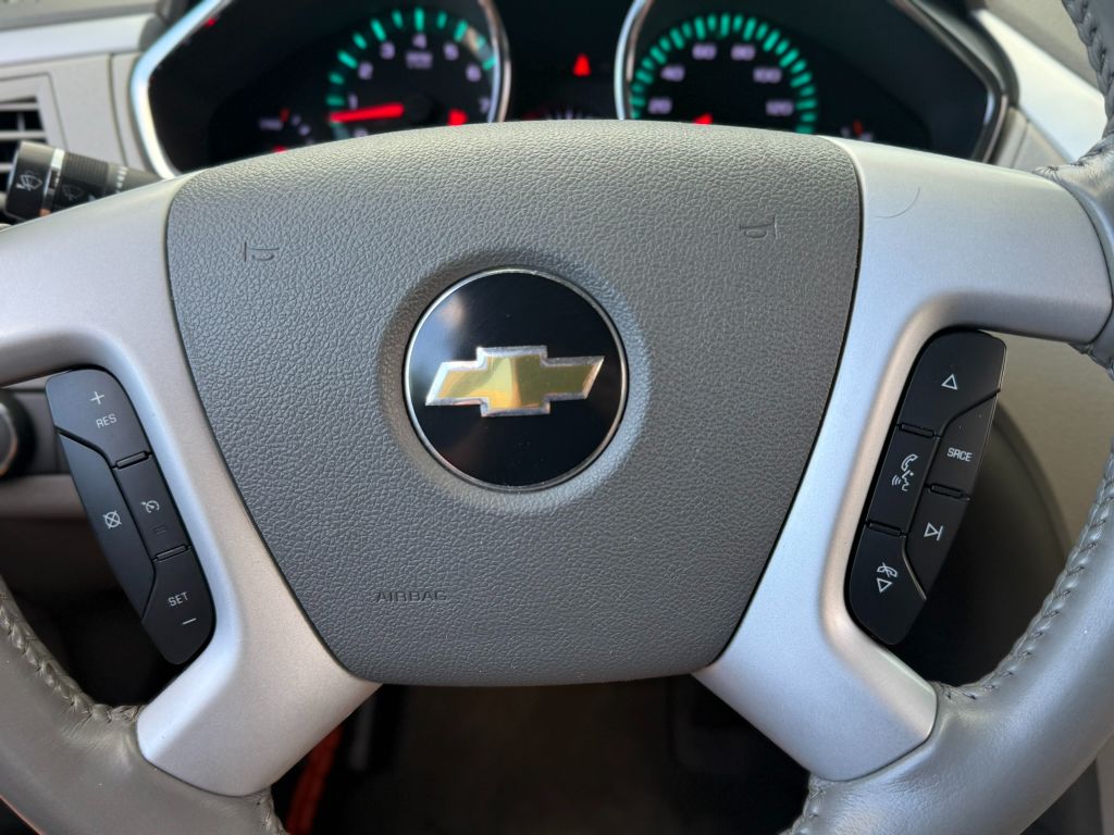 2011 Chevrolet Traverse LS - Photo 25