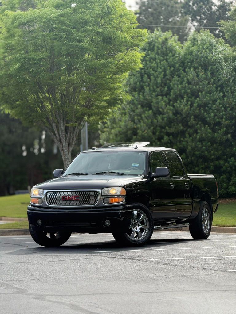 2005 GMC Sierra -'s photo