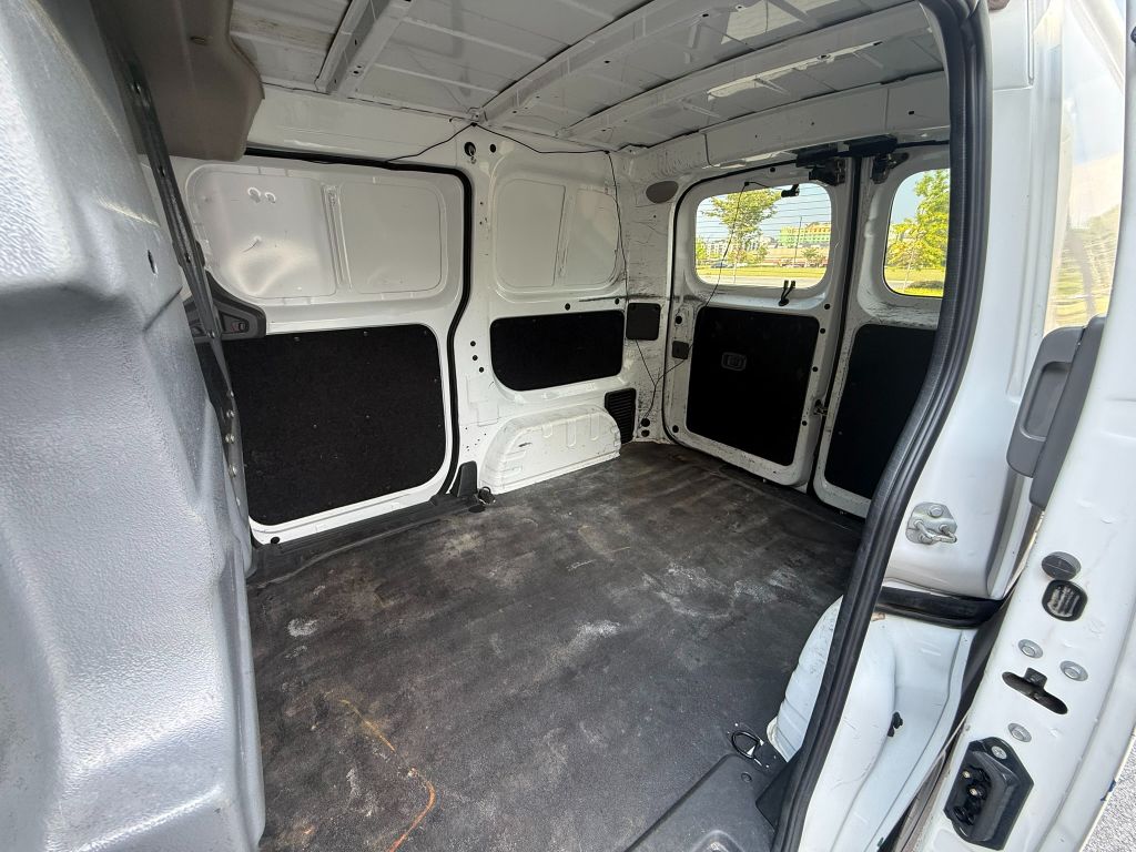 2017 Nissan NV200 SV - Photo 17